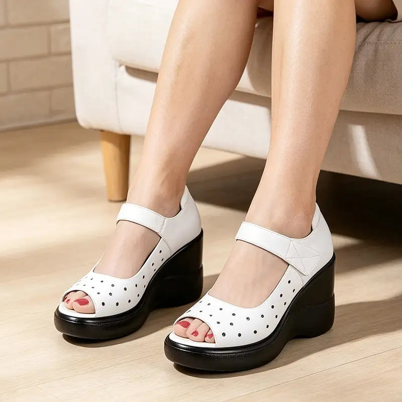 【35-40】Sandalias de moda con plataforma y suela de cuña, con aberturas y transpirables.